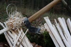 Making fire using just one log, an axe and a fire steel