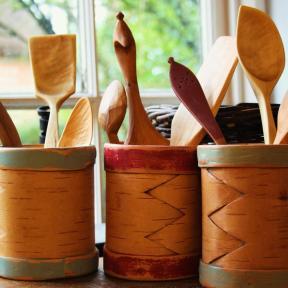 Picture: /images/w288/frome-ind.-birch-bark-tubs-and-hand-carved-spoons.jpg