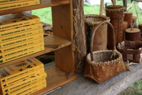 Picture: /images/w288/the-wilderness-survival-guide-and-crafts.jpg